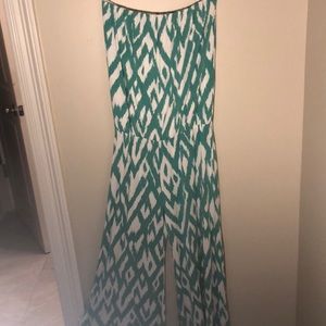 🦋Strapless Chevron Jumpsuit